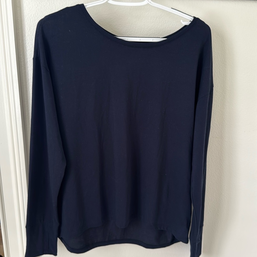 Athlete navy top